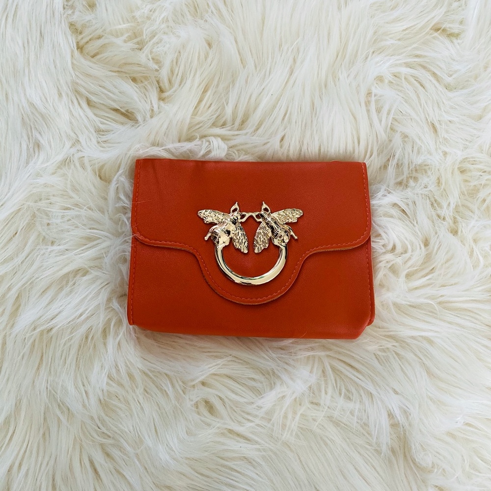 New! Adorable Gold Bee Purse